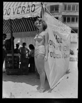 Fotografia "Concurso de Beleza - R.J. (Rainha do Verão)" ([Local n/d] , [Data n/d]) [negativo]. / Fotógrafo(a): [Autoria n/d].  -- ITEM-0007.