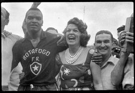 Fotografia "Futebol - R.J. (Campeonato Carioca - Jogo Botafogo x Fluminense), Seção: Esportes" ([Local n/d] , [Data n/d]) [negativo]. / Fotógrafo(a): Equipe.  -- ITEM-0144.