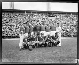 Fotografia "Futebol - S. Paulo (diversas equipes), Esportes" ([Local n/d] , [Data n/d]) [negativo]. / Fotógrafo(a): Equipe.  -- ITEM-0005.