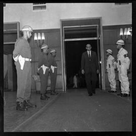 Fotografia "Banquete' oferecido por 'UH' ao Sr. Lúcio Meira, Almirante que foi escolhido o 'Homem do Ano'" ([Local n/d] , [Data n/d]) [negativo]. / Fotógrafo(a): Equipe.  -- ITEM-0046.