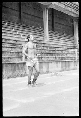 Fotografia "Futebol - R.J. (Equipe do Fluminense, 1952), Seção: Esportes" ([Local n/d] , 1952) [negativo]. / Fotógrafo(a): Equipe.  -- ITEM-0031.