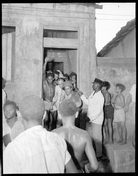 Fotografia "Crise política no Maranhão. O ministro da justiça Francisco Negrão de Lima pacifica a crise política no Maranhão, Reportagem Geral" ([Local n/d] , [Data n/d]) [negativo]. / Fotógrafo(a): Rodrigues.  -- ITEM-0010.