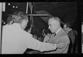 Fotografia "FESTIVAL BRASILEIRO DE ESCRITORES' FESTIVAL DE ESCRITTORES [ESCRITORES] (Preparativos) Com a presença do escritor Viriato Corrêa)" ([Local n/d] , 1963) [negativo]. / Fotógrafo(a): Pedro; Venê.  -- ITEM-0017.