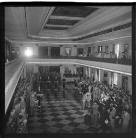 Fotografia "Ministério da Guerra' Entrega de Espadas aos novos generais. Alfredo Pinheiro, Joaquim de Melo Camarinha, Napoleão Nobre e Luis Lopes de Miranda etc...com a presença do Gal. José Machado Lopes), Reportagem de Sonia" ([Local n/d] , 1963) [negativo]. / Fotógrafo(a): Rodolpho.  -- ITEM-0011.