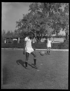 Fotografia "Futebol - Chile" ([Local n/d] , [Data n/d]) [negativo]. / Fotógrafo(a): [Autoria n/d].  -- ITEM-0017.