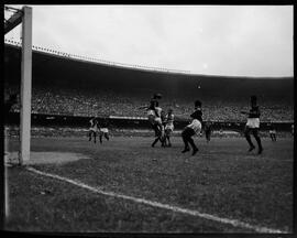 Fotografia "Esporte - Flamengo x Vasco" ([Local n/d] , [Data n/d]) [negativo]. / Fotógrafo(a): Equipe.  -- ITEM-0016.