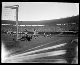 Fotografia "Futebol - equipe e jogo: Fluminense x Bangú" ([Local n/d] , [Data n/d]) [negativo]. / Fotógrafo(a): Equipe.  -- ITEM-0012.