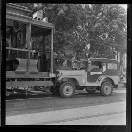 Fotografia "Desastre com Jeep de 'UH'" ([Local n/d] , [Data n/d]) [negativo]. / Fotógrafo(a): [Autoria n/d].  -- ITEM-0001.