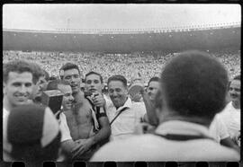 Fotografia "Futebol - R.J. (Campeonato Carioca - Jogo Botafogo x Fluminense), Seção: Esportes" ([Local n/d] , [Data n/d]) [negativo]. / Fotógrafo(a): Equipe.  -- ITEM-0148.