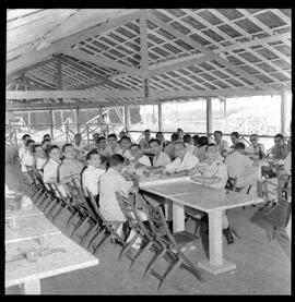 Fotografia "Índios - Brasil (em geral), Reportagem Geral" ([Local n/d] , [Data n/d]) [negativo]. / Fotógrafo(a): Equipe.  -- ITEM-0009.
