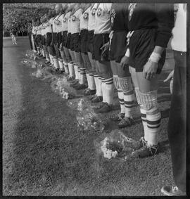 Fotografia "Futebol - Chile (diversos jogos no Brasil), Esportes" ([Local n/d] , [Data n/d]) [negativo]. / Fotógrafo(a): Manzon.  -- ITEM-0003.