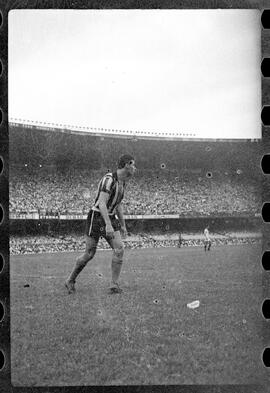 Fotografia "Futebol - R.J. (Campeonato Carioca - Jogo Botafogo x Fluminense), Seção: Esportes" ([Local n/d] , [Data n/d]) [negativo]. / Fotógrafo(a): Equipe.  -- ITEM-0122.