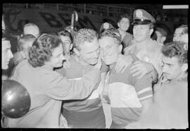 Fotografia "Futebol - R.J. (Equipe do Fluminense, 1952), Seção: Esportes" ([Local n/d] , 1952) [negativo]. / Fotógrafo(a): Equipe.  -- ITEM-0041.