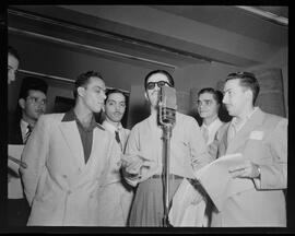 Fotografia "Concurso do 'Última Hora' e Rádio Clube do Brasil, Reportagem Geral" ([Local n/d] , [Data n/d]) [negativo]. / Fotógrafo(a): Jankiel.  -- ITEM-0014.