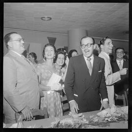 Fotografia "Banquete de 'Última Hora' em homenagem ao Vasco da Gama e Ademar Ferreira da Silva" ([Local n/d] , [Data n/d]) [negativo]. / Fotógrafo(a): Demócrito e Estrela.  -- ITEM-0033.