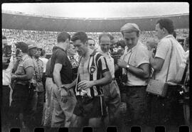 Fotografia "Futebol - R.J. (Campeonato Carioca - Jogo Botafogo x Fluminense), Seção: Esportes" ([Local n/d] , [Data n/d]) [negativo]. / Fotógrafo(a): Equipe.  -- ITEM-0150.