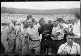 Fotografia "Futebol - R.J. (Campeonato Carioca - Jogo Botafogo x Fluminense), Seção: Esportes" ([Local n/d] , [Data n/d]) [negativo]. / Fotógrafo(a): Equipe.  -- ITEM-0152.