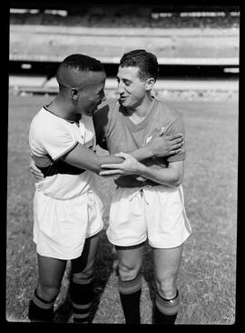 Fotografia "Futebol - 'Copa Rio', Esportes" ([Local n/d] , [Data n/d]) [negativo]. / Fotógrafo(a): Equipe.  -- ITEM-0003.