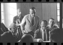 Fotografia "CPI [QUE] INVESTIGA ORGANISMO DE PRESSÃO AO CONGRESSO' C.P.I. Depoimento de Carlos Lacerda, Reportagem de Nelson Silva" ([Local n/d] , 1963) [negativo]. / Fotógrafo(a): Paulo Reis.  -- ITEM-0016.