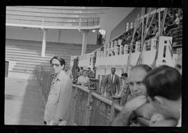 Fotografia "FLUMINENSE F.C.' Treino do Fluminense, Reportagem de Esporte" ([Local n/d] , 1963) [negativo]. / Fotógrafo(a): Democrito.  -- ITEM-0011.