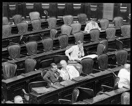 Fotografia "Parlamento - Brasil (Câmara dos Deputados) (plenário), Reportagem Geral" ([Local n/d] , [Data n/d]) [negativo]. / Fotógrafo(a): Jean Manzon.  -- ITEM-0005.