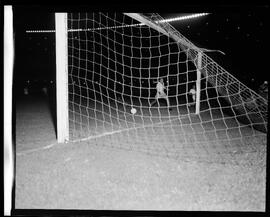 Fotografia "Futebol - Chile" ([Local n/d] , [Data n/d]) [negativo]. / Fotógrafo(a): [Autoria n/d].  -- ITEM-0032.