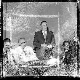 Fotografia "Banquete oferecido por 'UH' em homenagem aos campeões do Super-super, Clube de Regatas Vasco da Gama" ([Local n/d] , [Data n/d]) [negativo]. / Fotógrafo(a): Demócrito.  -- ITEM-0033.