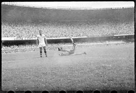 Fotografia "Futebol - R.J. (Campeonato Carioca - Jogo Botafogo x Fluminense), Seção: Esportes" ([Local n/d] , [Data n/d]) [negativo]. / Fotógrafo(a): Equipe.  -- ITEM-0087.