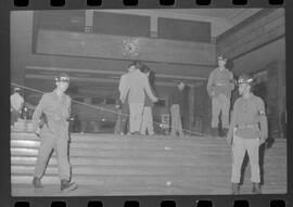 Fotografia "Conflitos' Conflitos - Passeatas - Polícia militar agride povo na Leopoldina - á favor das reformas de bases" ([Local n/d] , 1963) [negativo]. / Fotógrafo(a): Paulo; Venê; André; Alvaro; Pinto.  -- ITEM-0024.