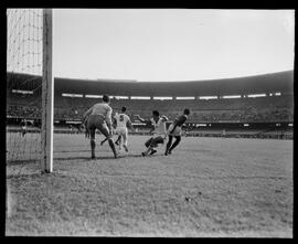 Fotografia "Futebol - Bangú x Bonsucesso" ([Local n/d] , [Data n/d]) [negativo]. / Fotógrafo(a): Equipe.  -- ITEM-0001.