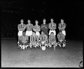 Fotografia "Torneio Rio - São Paulo (diversos jogos), Esportes" ([Local n/d] , [Data n/d]) [negativo]. / Fotógrafo(a): Equipe.  -- ITEM-0001.