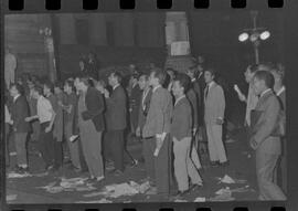 Fotografia "Conflitos' Conflitos - Passeatas - Polícia militar agride povo na Leopoldina - á favor das reformas de bases" ([Local n/d] , 1963) [negativo]. / Fotógrafo(a): Paulo; Venê; André; Alvaro; Pinto.  -- ITEM-0055.