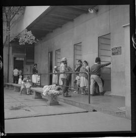 Fotografia "ALBERGUE DA BOA VONTADE' Reportagem no Albergue Boa Vontade, Reportagem de Wilson Corrêa" ([Local n/d] , 1963) [negativo]. / Fotógrafo(a): Méra.  -- ITEM-0002.