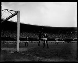 Fotografia "Futebol - América x Fluminense" ([Local n/d] , [Data n/d]) [negativo]. / Fotógrafo(a): Domingos.  -- ITEM-0010.