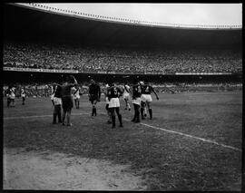 Fotografia "Esporte - Flamengo x Vasco" ([Local n/d] , [Data n/d]) [negativo]. / Fotógrafo(a): Equipe.  -- ITEM-0025.