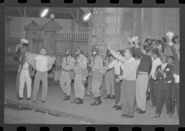 Fotografia "Conflitos' Conflitos - Passeatas - Polícia militar agride povo na Leopoldina - á favor das reformas de bases" ([Local n/d] , 1963) [negativo]. / Fotógrafo(a): Paulo; Venê; André; Alvaro; Pinto.  -- ITEM-0008.