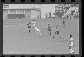 Fotografia "Campeonato Carioca de Profissionais de 63 (1° Turno) Esporte - jogo Fluminense (1 x 0) Bonsucesso" ([Local n/d] , 1963) [negativo]. / Fotógrafo(a): Democrito.  -- ITEM-0006.