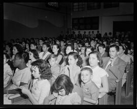 Fotografia "Concurso do 'Última Hora' e Rádio Clube do Brasil, Reportagem Geral" ([Local n/d] , [Data n/d]) [negativo]. / Fotógrafo(a): Jankiel.  -- ITEM-0022.