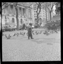 Fotografia "Frio' Reportagem sobre 'Frio' , Reportagem de Areias" ([Local n/d] , 1963) [negativo]. / Fotógrafo(a): Ribeiro.  -- ITEM-0001.