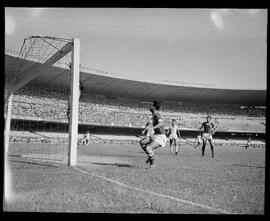 Fotografia "Futebol - equipe e jogo: Fluminense x Bangú" ([Local n/d] , [Data n/d]) [negativo]. / Fotógrafo(a): Equipe.  -- ITEM-0018.