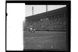 Fotografia "Esporte em São Paulo" ([Local n/d] , 1951) [negativo]. / Fotógrafo(a): Contursi.  -- ITEM-0003.