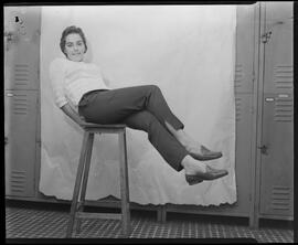 Fotografia "Poses na redação" ([Local n/d] , [Data n/d]) [negativo]. / Fotógrafo(a): Walter Firmo.  -- ITEM-0002.