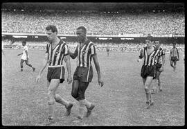 Fotografia "Futebol - R.J. (Campeonato Carioca - Jogo Botafogo x Fluminense), Seção: Esportes" ([Local n/d] , [Data n/d]) [negativo]. / Fotógrafo(a): Equipe.  -- ITEM-0132.