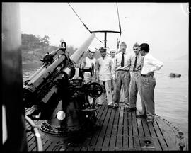 Fotografia "Esporte - reportagem a bordo de submarino" ([Local n/d] , [Data n/d]) [negativo]. / Fotógrafo(a): Domício.  -- ITEM-0002.