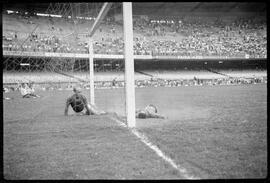 Fotografia "Futebol - Jogo - Botafogo x América" ([Local n/d] , [Data n/d]) [negativo]. / Fotógrafo(a): José Casal.  -- ITEM-0027.