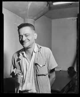 Fotografia "Capitão da Imprensa" ([Local n/d] , [Data n/d]) [negativo]. / Fotógrafo(a): Hélio Santos.  -- ITEM-0001.