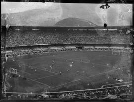 Fotografia "Esporte - Futebol Vasco x Nacional" ([Local n/d] , [Data n/d]) [negativo]. / Fotógrafo(a): Equipe.  -- ITEM-0008.