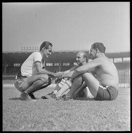 Fotografia "Futebol - RJ (equipe do Vasco da Gama), Esportes" ([Local n/d] , [Data n/d]) [negativo]. / Fotógrafo(a): Equipe.  -- ITEM-0017.