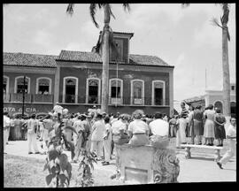 Fotografia "Crise política no Maranhão. O ministro da justiça Francisco Negrão de Lima pacifica a crise política no Maranhão, Reportagem Geral" ([Local n/d] , [Data n/d]) [negativo]. / Fotógrafo(a): Rodrigues.  -- ITEM-0024.