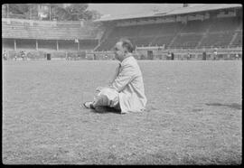 Fotografia "Futebol - R.J. (Equipe do Fluminense, 1952), Seção: Esportes" ([Local n/d] , 1952) [negativo]. / Fotógrafo(a): Equipe.  -- ITEM-0056.